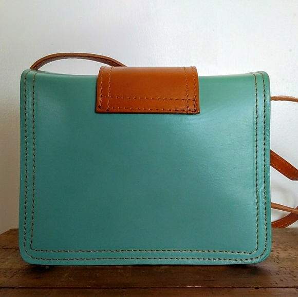 NWOT Vera Pelle Small Leather Crossbody - Picture 2 of 6